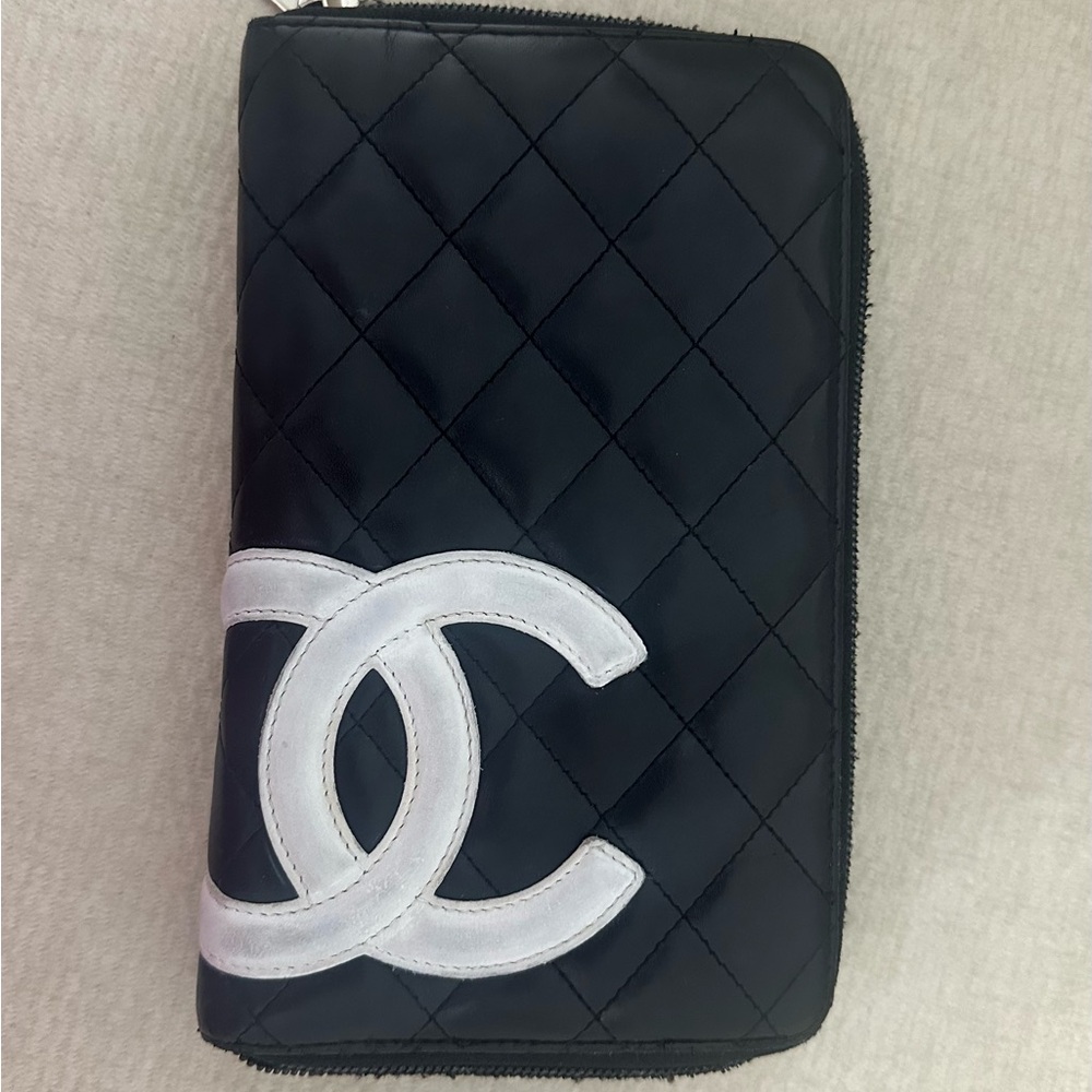CHANEL Black Quilted Zip Wallet